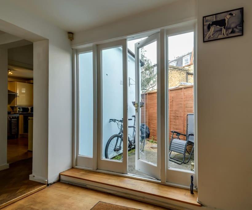1 Bed Townhouse In Battersea Close To River Thames Casa vacanze